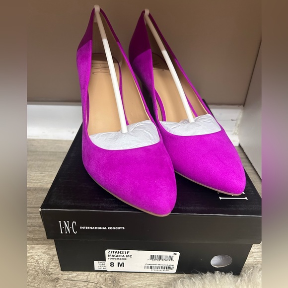 NWTB, INC International Concepts Magenta, Velvet Stunning, Statement Heels, Sz 8 - Picture 5 of 8